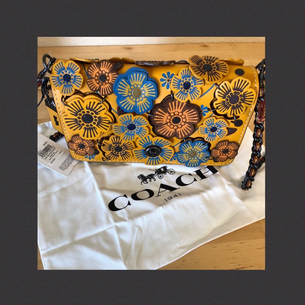 NWT Coach Tea Rose Dinky Purse